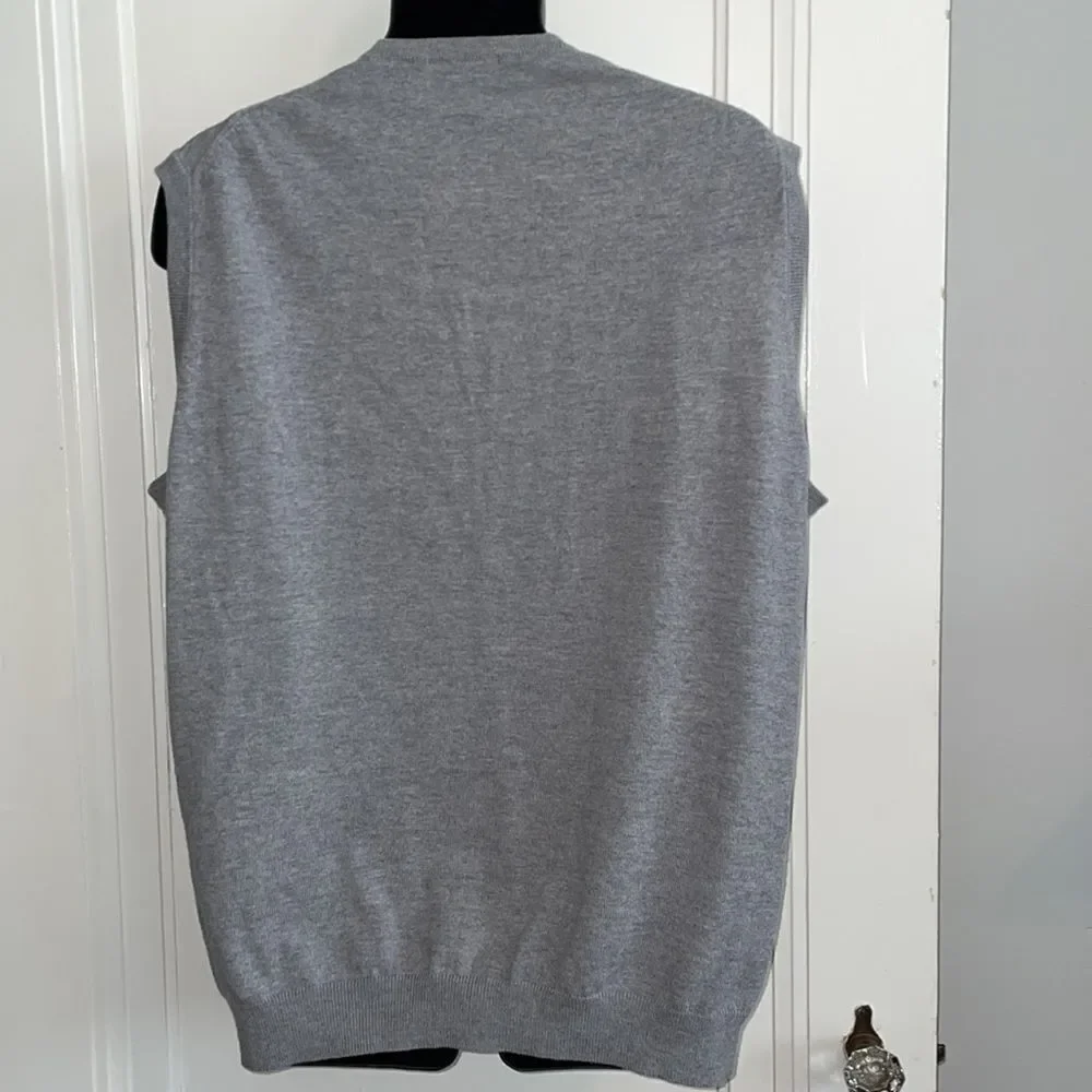 Brooks Brothers gray merino wool knit‎ V neck sweater vest